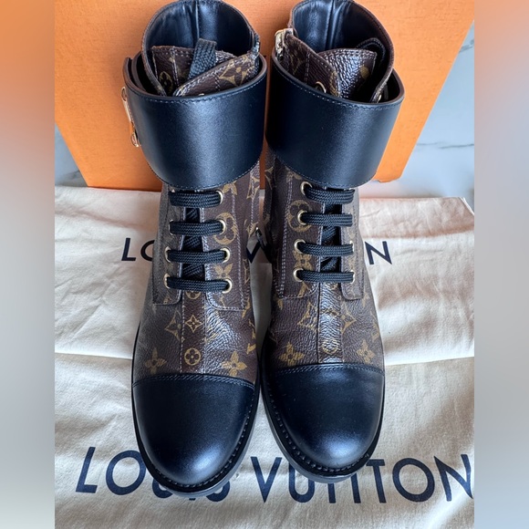 LOUIS VUITTON Calfskin Monogram Wonderland Ranger Boots sz 36 100% authentic - Picture 4 of 10
